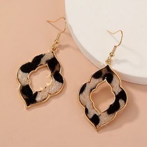 Fuzzy Animal Print Hallow Geo Earrings